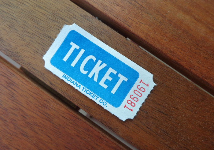 房卡必备教程“微信玩金花房卡在哪买”详细房卡教程